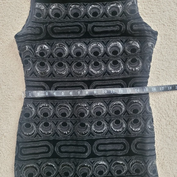 Tory Burch Beaded Velvet Circle Mesh Sheath Dress Black Patent Trim Cocktail Sz6 - Picture 8 of 14